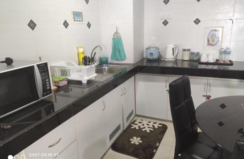 Kampung Telaga Nibong Apartment | DPerdana -Dinies pool,wifi, centre of Kota Bharu, 4-5 pax