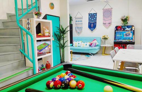 Taman Mahajaya Apartment | Dream Moon Home, Arcade Games machine, netfilx, majong , 60" TV