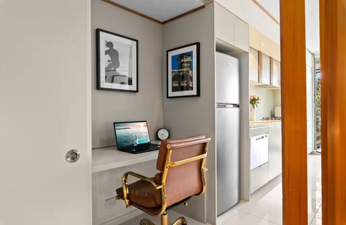 Bondi Beach Apartment | Drews Bondi Beach Pad - Music Inspired