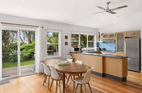 Bendalong House | Driftwood ~ Spacious and Relaxing Beach House
