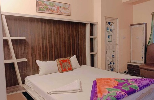 Kalighat Hotel | Duniya Guest House