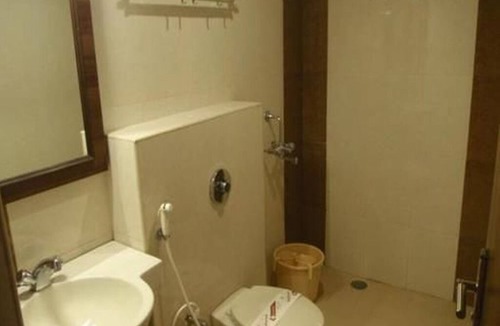 Madurai Main Hotel | Duplex Rooms with Roof top restaurant Stay/Madurai