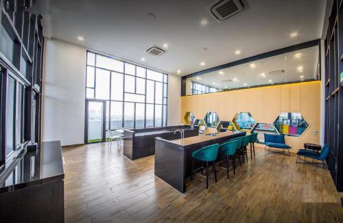 Gelang Patah Apartment | Duplex Town House at EcoBotanic Near Legoland with Netflix and KTV System