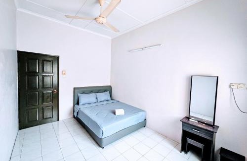 Taman Cahaya Tasek House | EasyStay Hostel