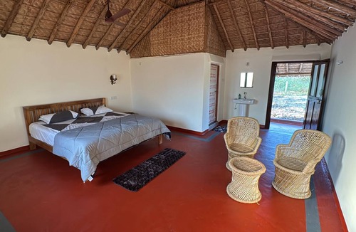 Kamalapur Resort | Echoes Of Hampi
