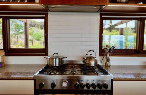 Primrose Sands House | Eco Waterfront Seclusion - Carlton Bluff House
