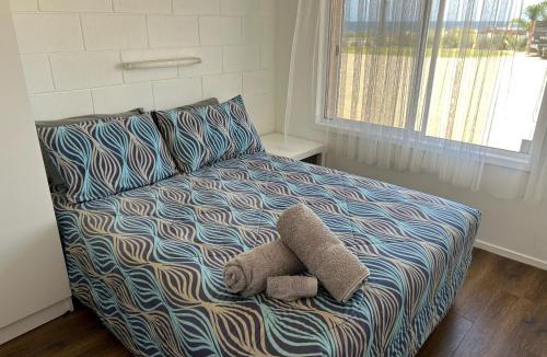 Melville Hotel | Edithburgh Foreshore Apartments