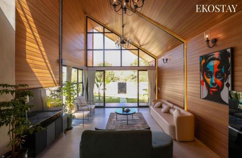 Khodala Villa | EKOSTAY Luxe - Black Mirror