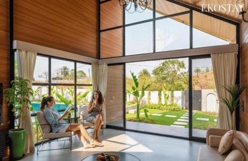 Khodala Villa | EKOSTAY Luxe - Black Mirror