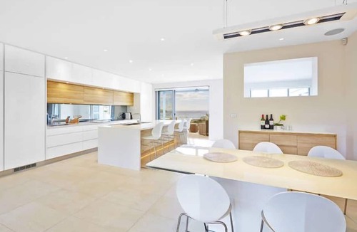 Gerringong House | Elandra on Gerringong - Boasting Postcard Beach Views