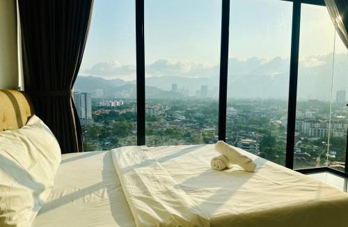 George Town Apartment | Elegant 2BR Luxury Suite in Haaven
