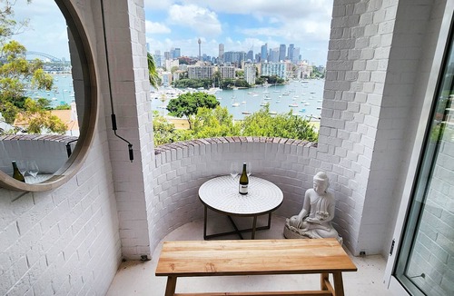 Darling Point Apartment | Elegantly Appointed Apartment with Harbour Views