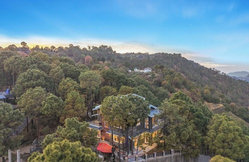 Kasauli Villa | ELIVAAS 4 BHK Kavya Villa With Lounge