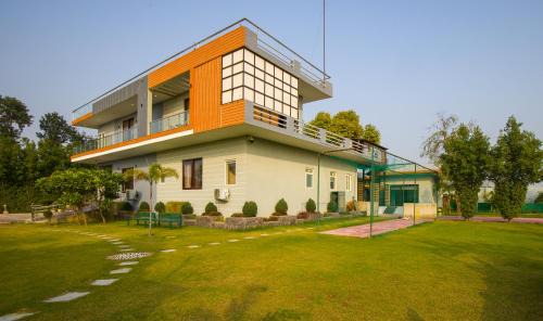 Taoru Villa | ELIVAAS Aarul Farm 3-BHK Pet-friendly With Kids Room, Pvt Pool, Gazebos & Game Zone