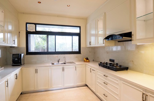 Gurugram Villa | ELIVAAS privé ASK Farms Pet-friendly