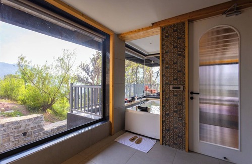 Kasauli Villa | ELIVAAS Prive The Retreat 4 BHK Villa