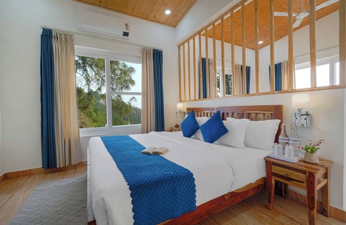 Nahan Hotel | ELIVAAS Stars and WindSongs
