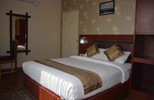 5th Block Hotel | Emerald Suites by Kallate