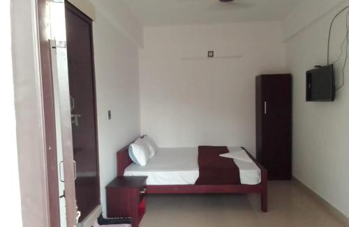 Pudunagaram Hotel | Emirates Residency