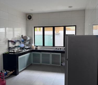 Sri Petaling Villa | ENTIRE SEMI D BBQ KTV ROOM PETS FRIENDLY CORNER LOT SRI PETALINg