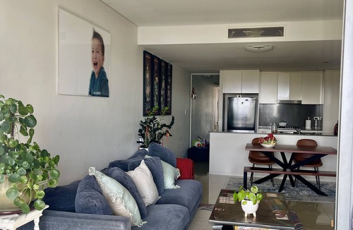 Alexandria Condo | Entire split level 1 B/room Apt + Parking in Mascot