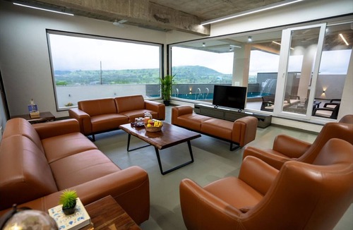 Igatpuri Hotel | Evara Sky Jacuzzi Villa