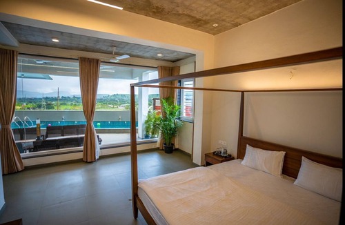 Igatpuri Hotel | Evara Sky Jacuzzi Villa