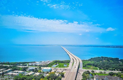 Clearwater House | EVENTS WATER VIEW ROOFTOP TERRACE RACECAR MANSION Clearwater