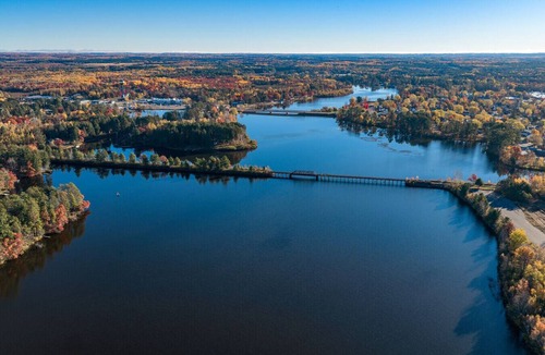 Tomahawk Cabin | Every Room with a Beautiful View of The Wisconsin River *