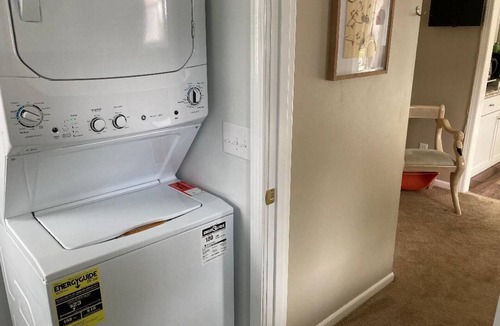 Taylor House | EXECUTIVE SUITE, KITCHEN, BATH, LAUNDRY, & DIRECT TV