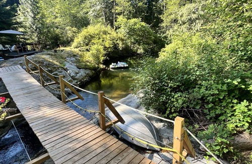 Maple Ridge Resort | Experience Glamping on a budget! Self contained, quiet, romantic, swim, fish,