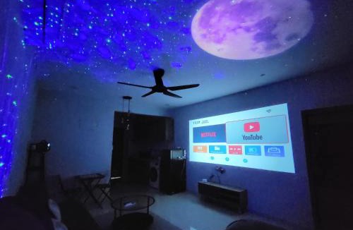 Johor Bahru Apartment | Experience Movie under the stars galaxy - Studio Suites - 15 mins to CIQ