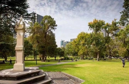 Melbourne Central Business District Apartment | Experience the Heartbeat of Melbourne CBD 1BR