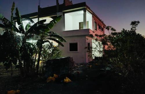 Mhow House | Eze's African home stay