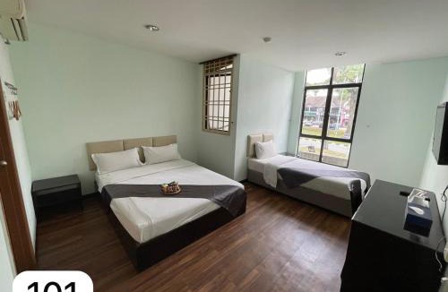 Taman Molek Hotel | Ezzyhome Taman Molek