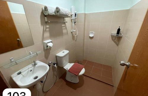 Taman Molek Hotel | Ezzyhome Taman Molek