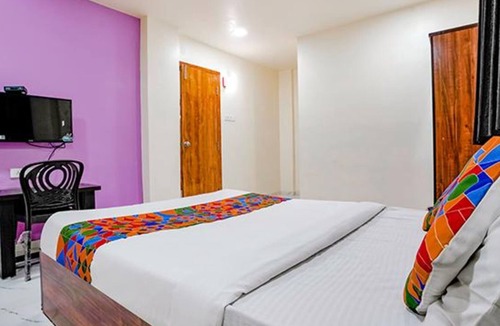 Mahalunge Ingale Hotel | Fabexpress Chaitanya Inn