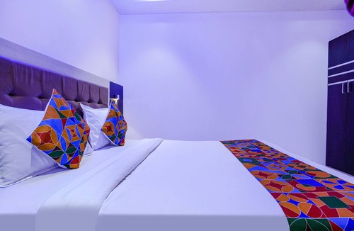 Dharavi Hotel | Fabexpress Embassy Suites