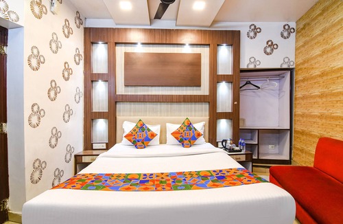 Park Street Hotel | Fabexpress New Diamond