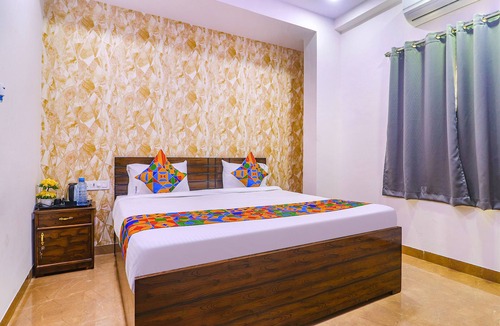 Shaikpet Hotel | FabExpress The Dream Elite
