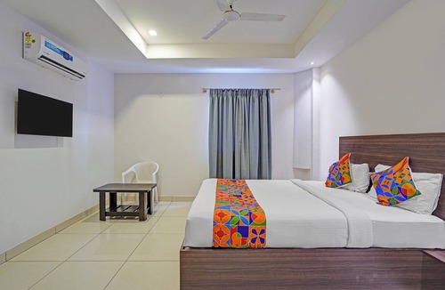 Yeshwanthpur Hotel | Fabexpress Urban Inn