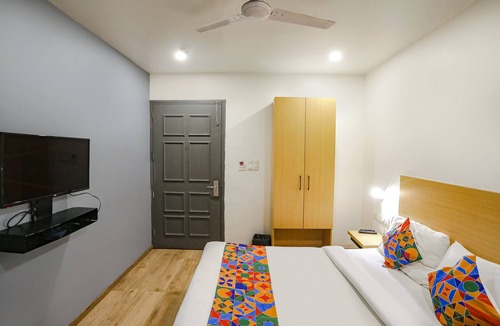 Pitampura Hotel | FabHotel A One Pitampura Inn