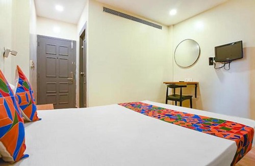 Kolkata Hotel | FabHotel Aarya