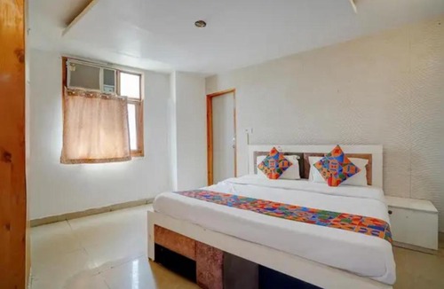 Noida Hotel | FabHotel Aditya Residency - Sector 59 Metro Station