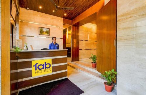 Nampally Hotel | FabHotel Arastu Plaza - Nr Nampally Railway Station