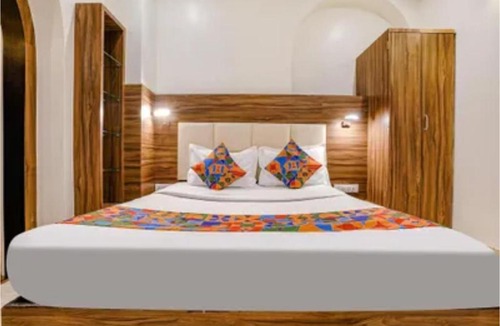 Wellington Pier Hotel | FabHotel BD Colaba