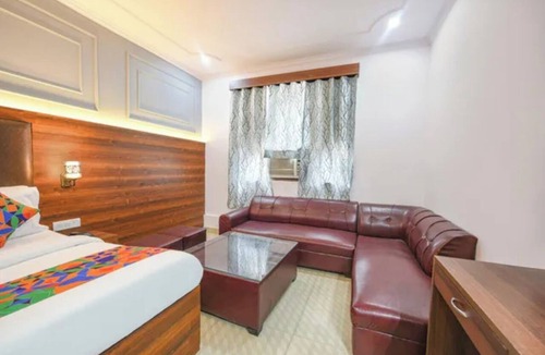 Sahibabad Hotel | Fabhotel Black Stone Palace