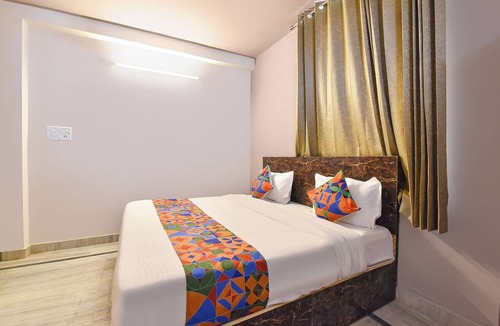 Mansarovar Hotel | FabHotel Blue Prime - Nr Suvira Hospital