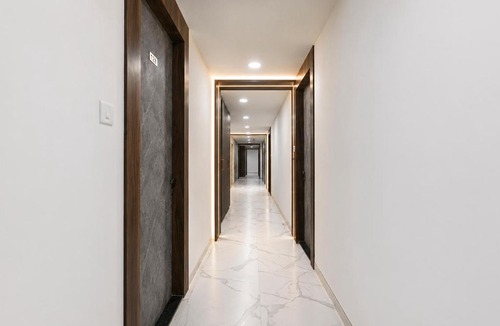 Andheri East Hotel | FabHotel Byland International