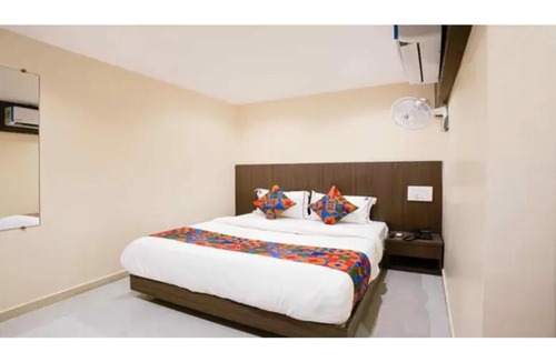 Goregaon West Hotel | FabHotel Casa Royal Residency